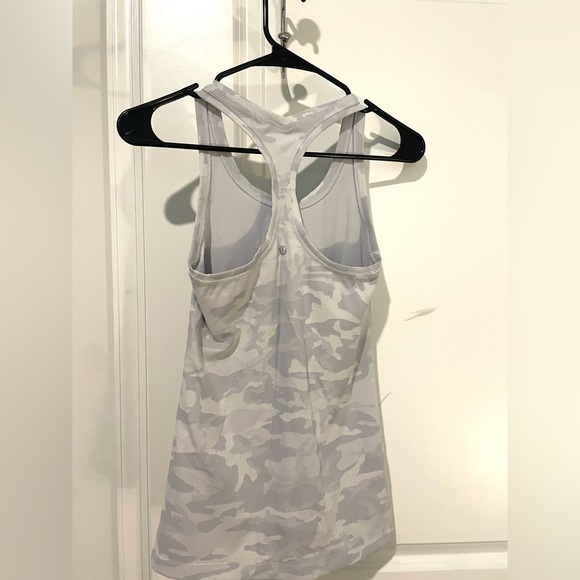 Lululemon Razorback Tank - Picture 2 of 2